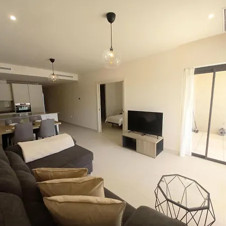 Apartment Jardinana Lotus 2 Bed Garden -